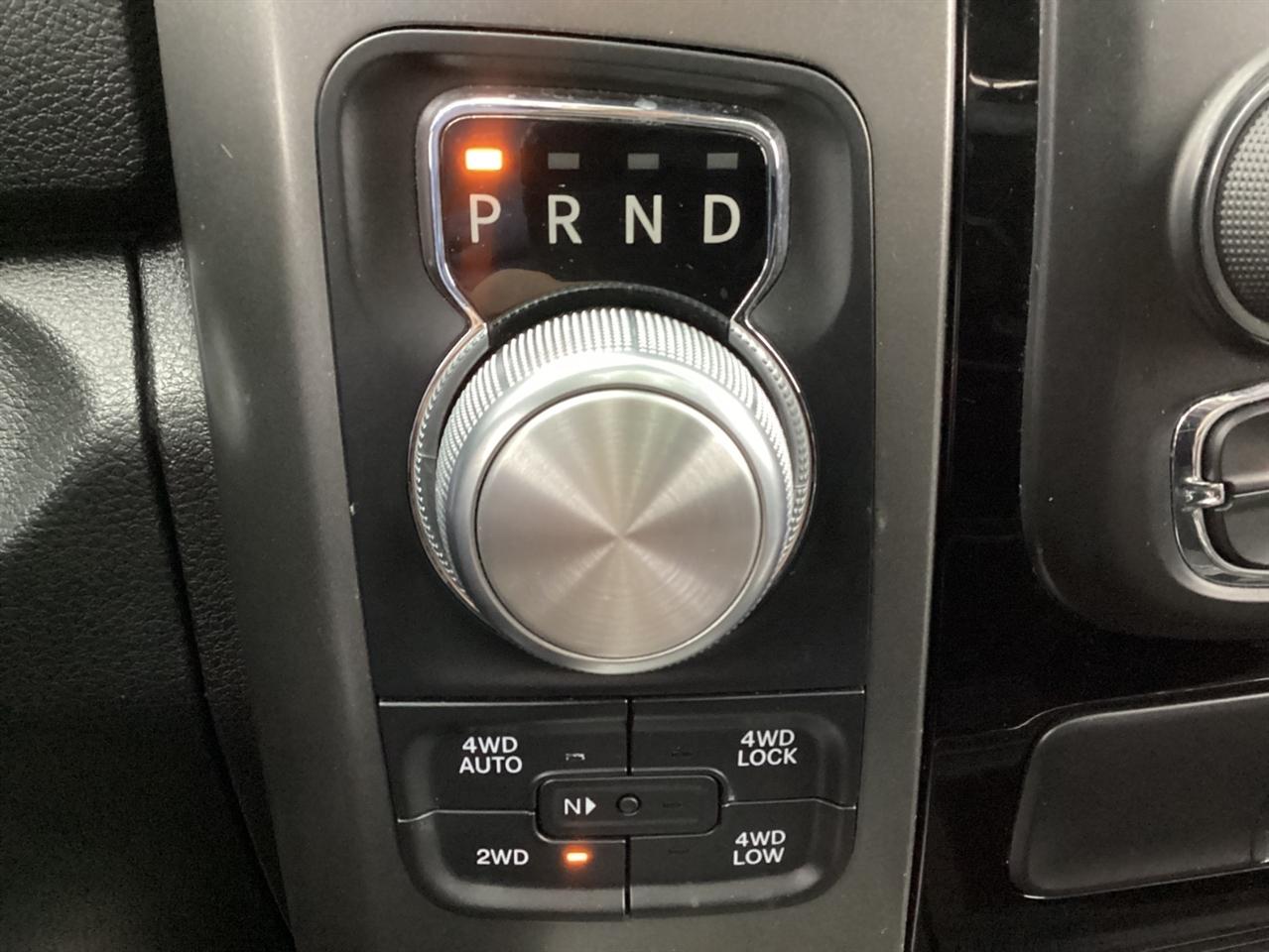 RAM 1500 Night 4x4 Crew Cab 5'7" Box 2017