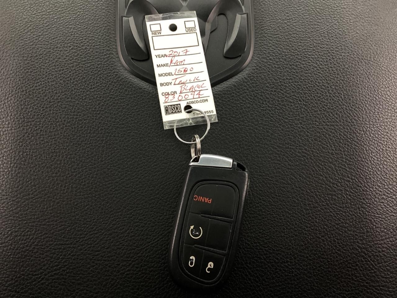 RAM 1500 Night 4x4 Crew Cab 5'7" Box 2017