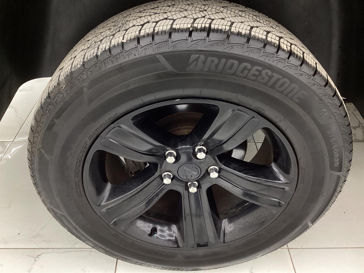 RAM 1500 Night 4x4 Crew Cab 5'7" Box 2017