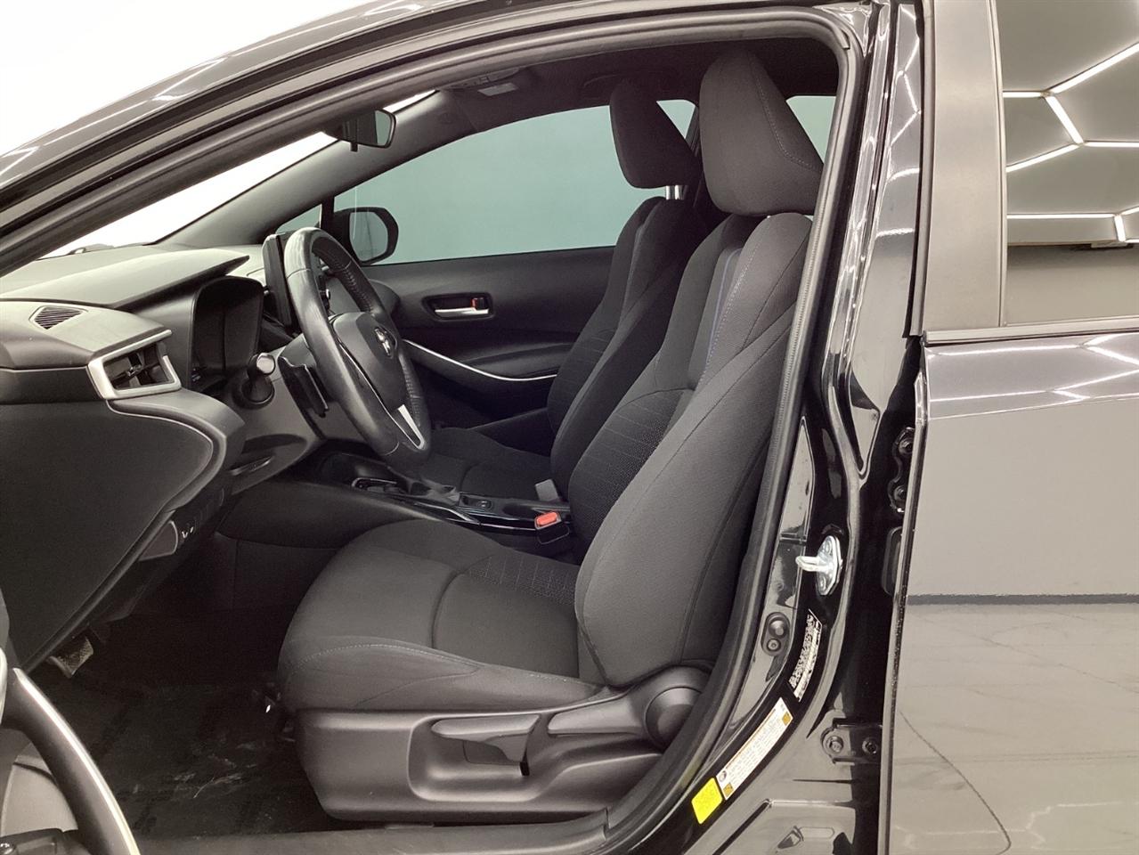 Toyota Corolla SE Nightshade CVT (Natl) 2022