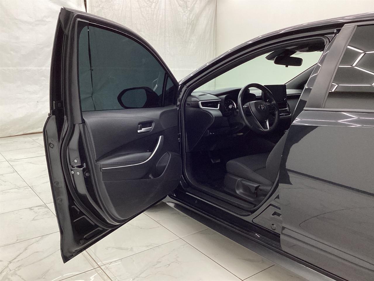 Toyota Corolla SE Nightshade CVT (Natl) 2022