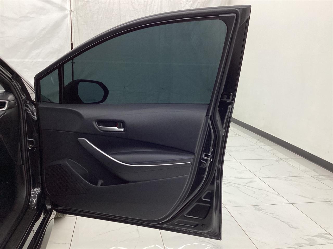 Toyota Corolla SE Nightshade CVT (Natl) 2022