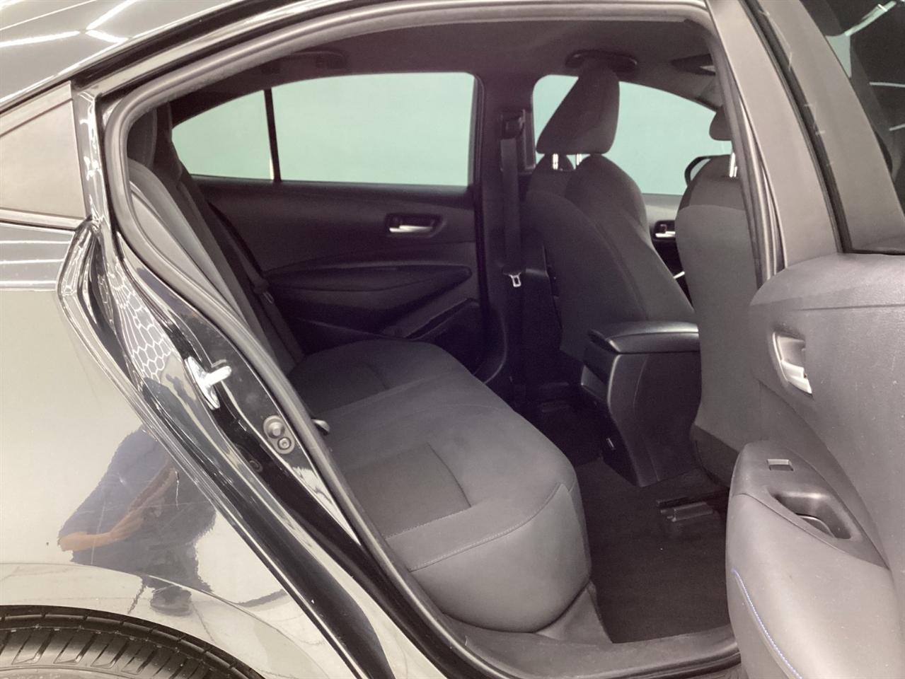 Toyota Corolla SE Nightshade CVT (Natl) 2022