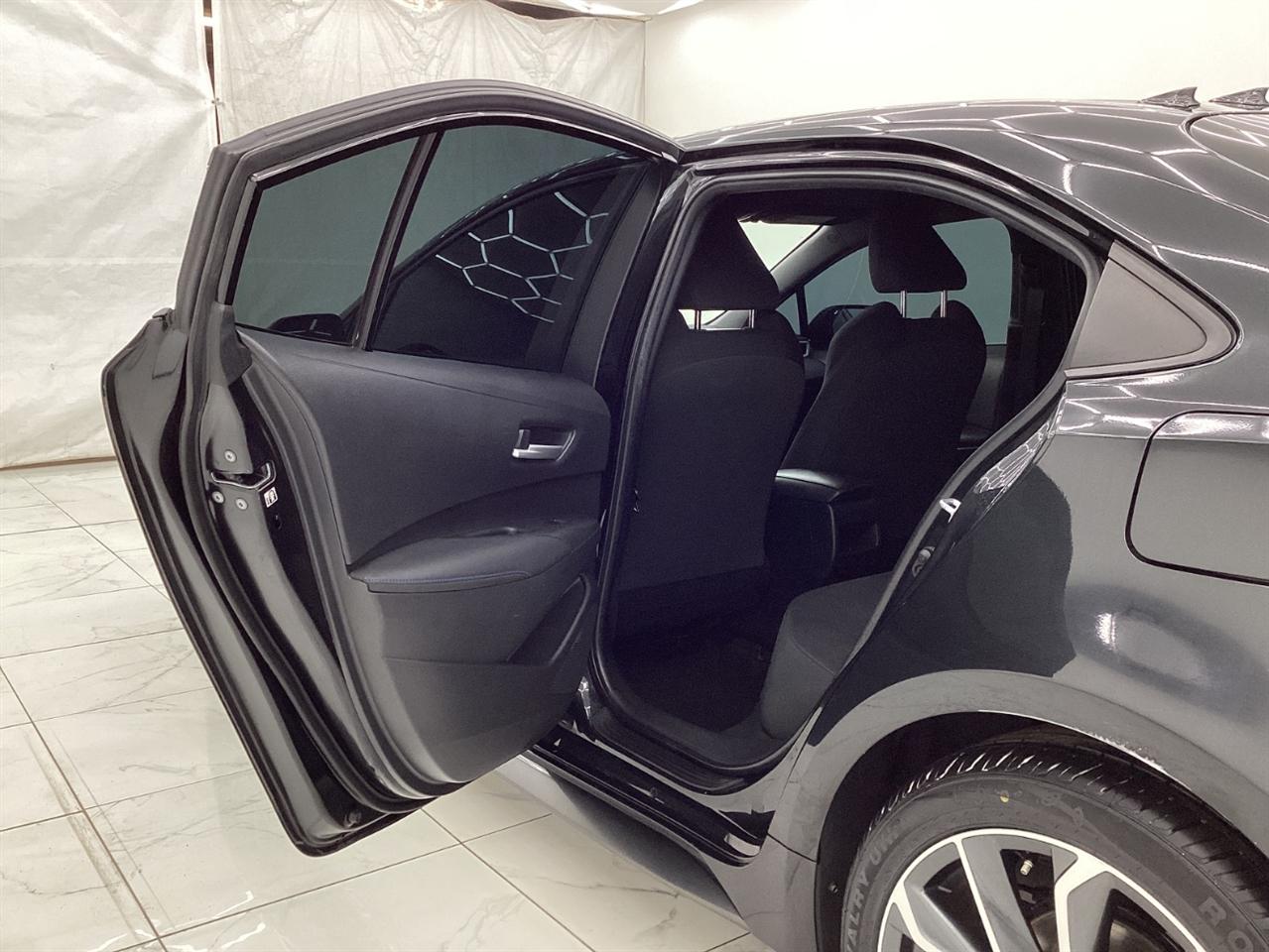 Toyota Corolla SE Nightshade CVT (Natl) 2022