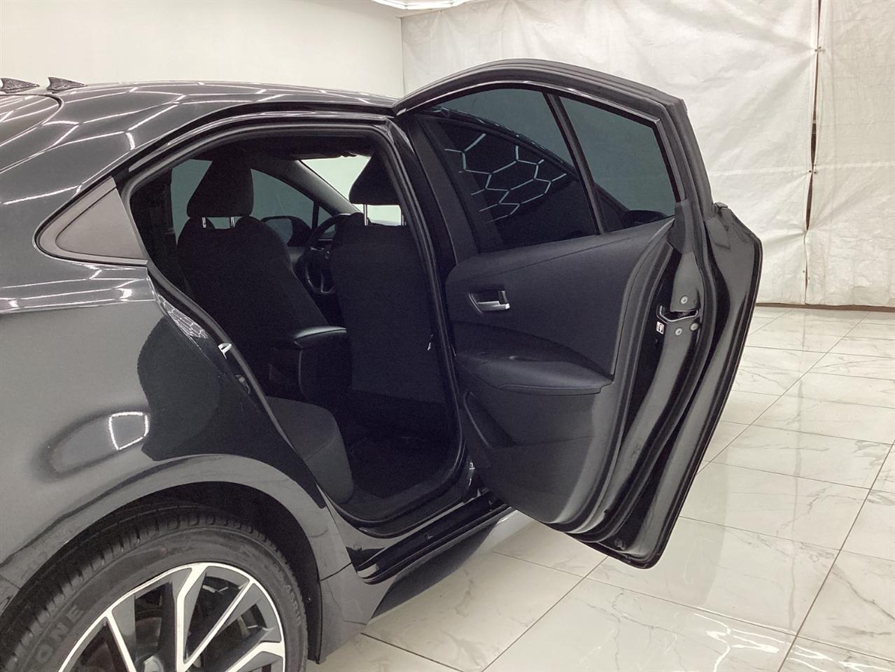 Toyota Corolla SE Nightshade CVT (Natl) 2022