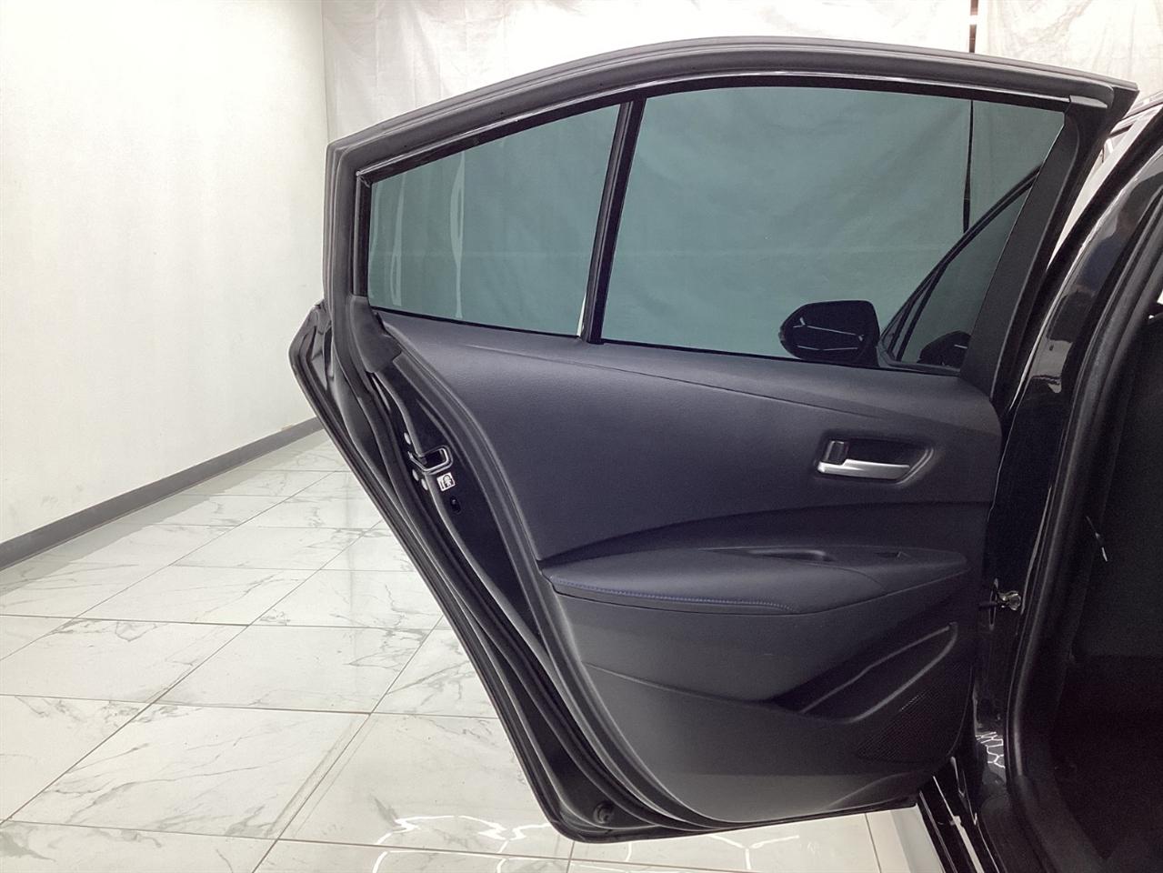 Toyota Corolla SE Nightshade CVT (Natl) 2022