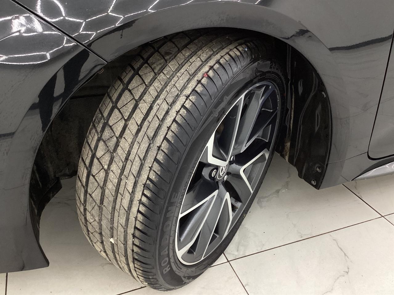 Toyota Corolla SE Nightshade CVT (Natl) 2022