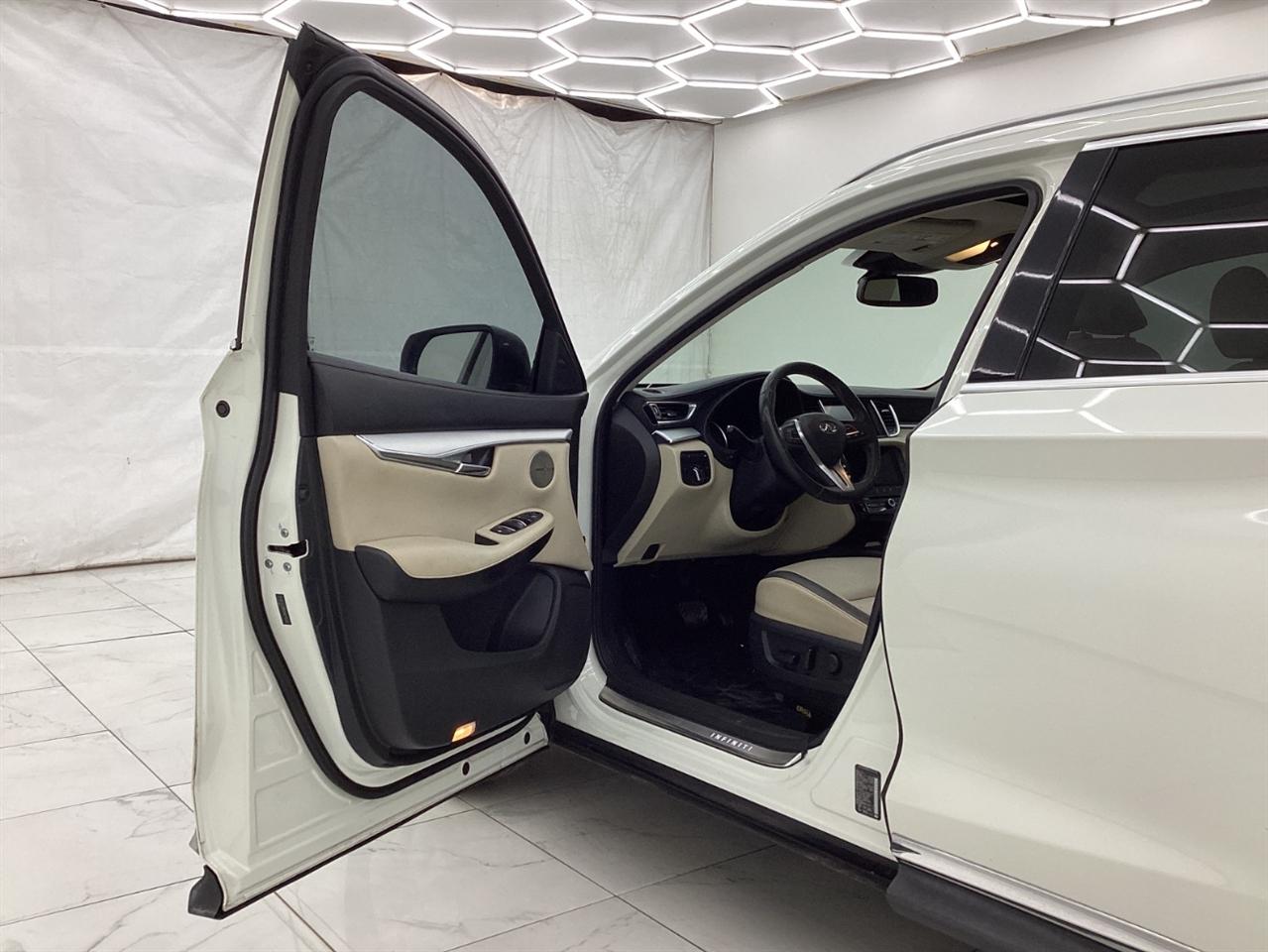 Infiniti QX50 ESSENTIAL AWD 2019