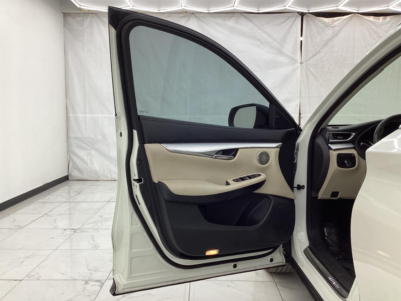 Infiniti QX50 ESSENTIAL AWD 2019