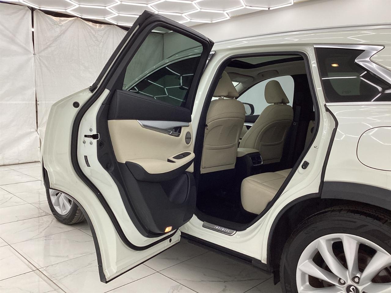 Infiniti QX50 ESSENTIAL AWD 2019