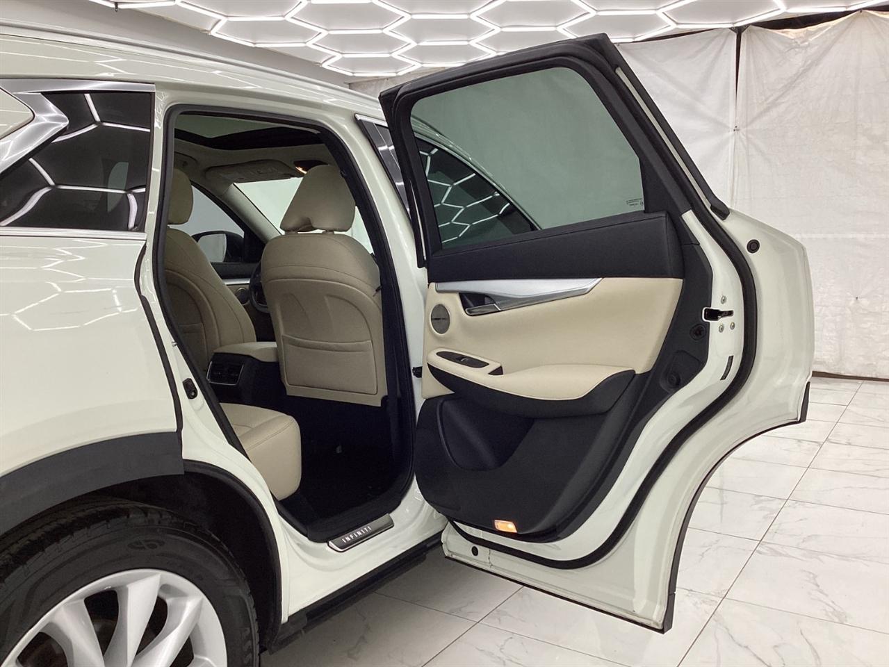 Infiniti QX50 ESSENTIAL AWD 2019