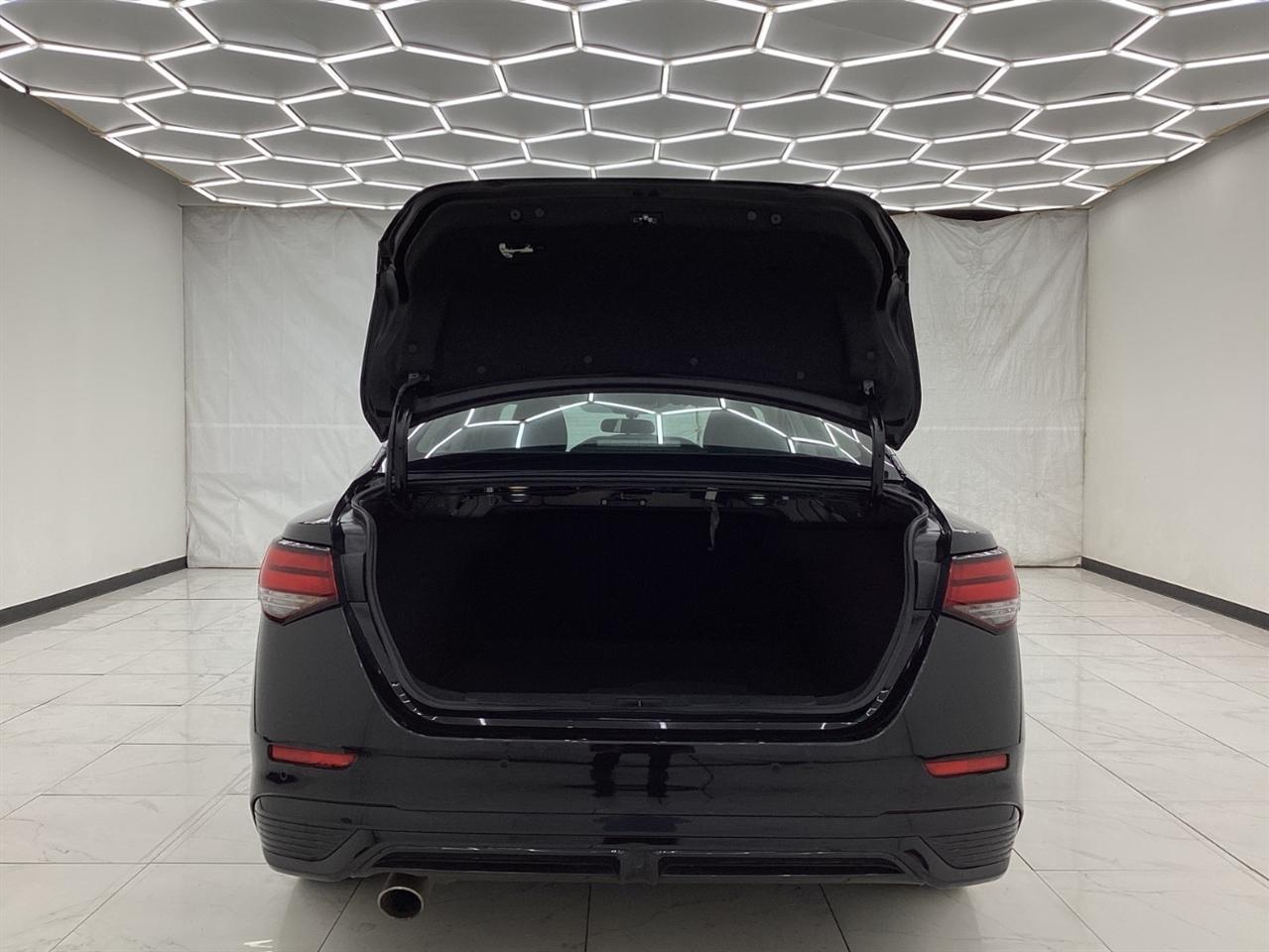 Nissan Sentra SR CVT 2025