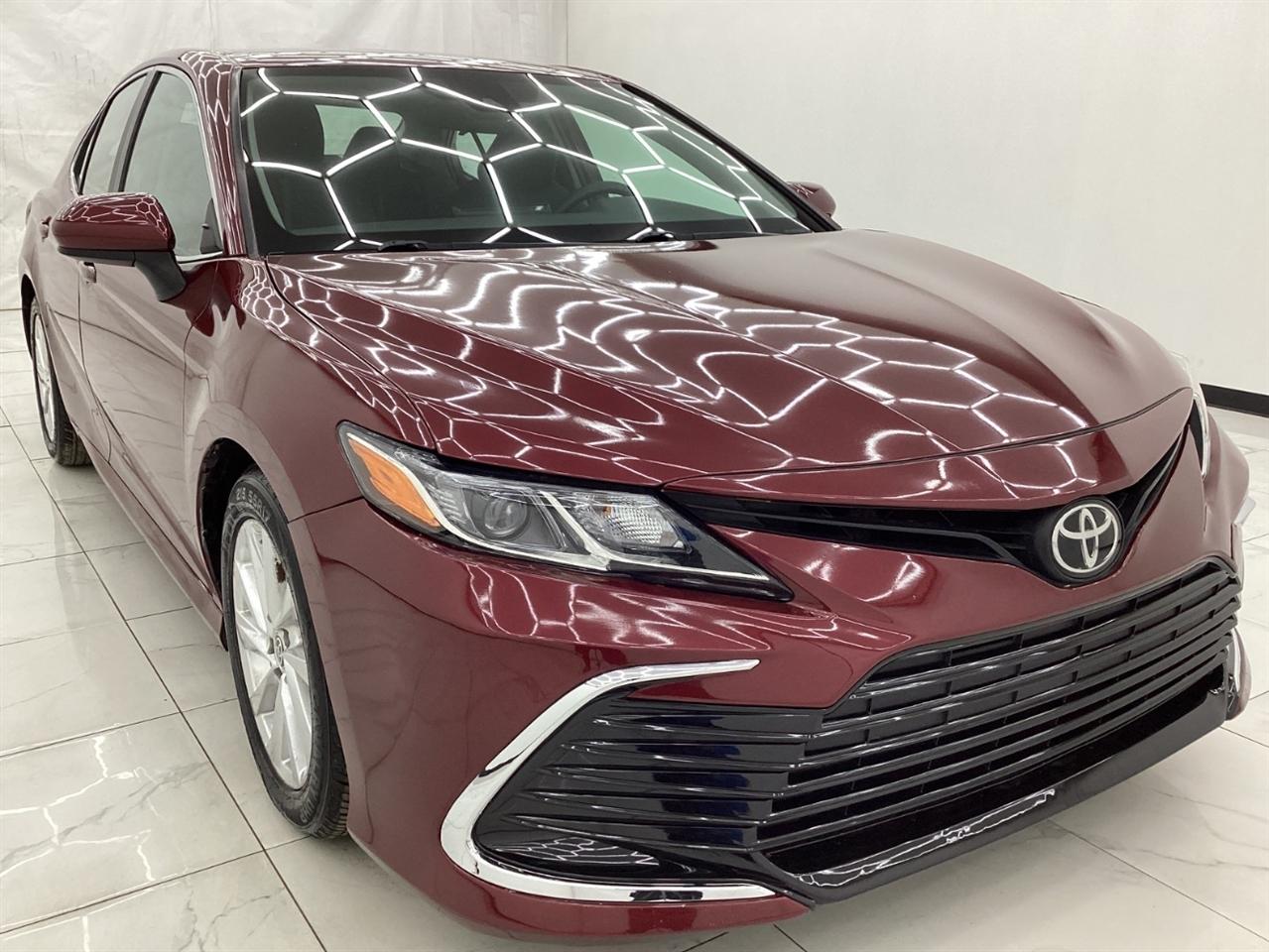 Toyota Camry LE Auto (Natl) 2021