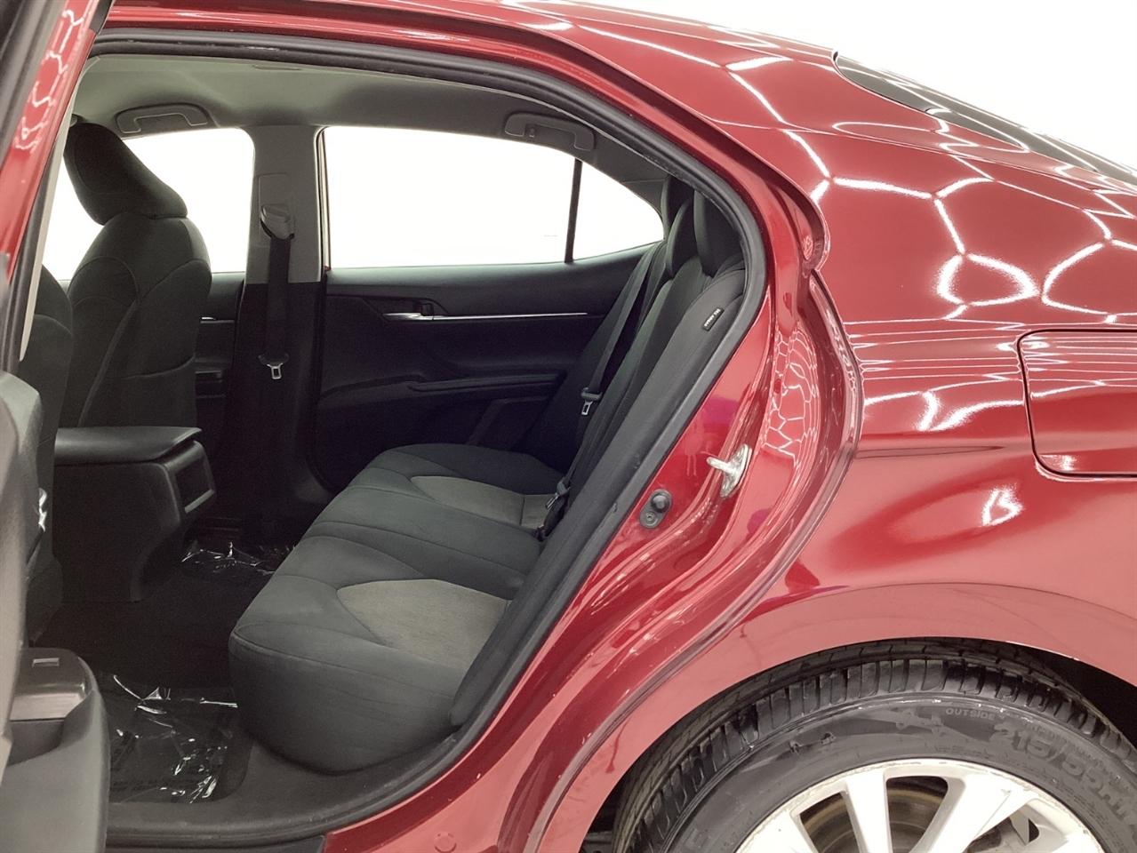 Toyota Camry LE Auto (Natl) 2021