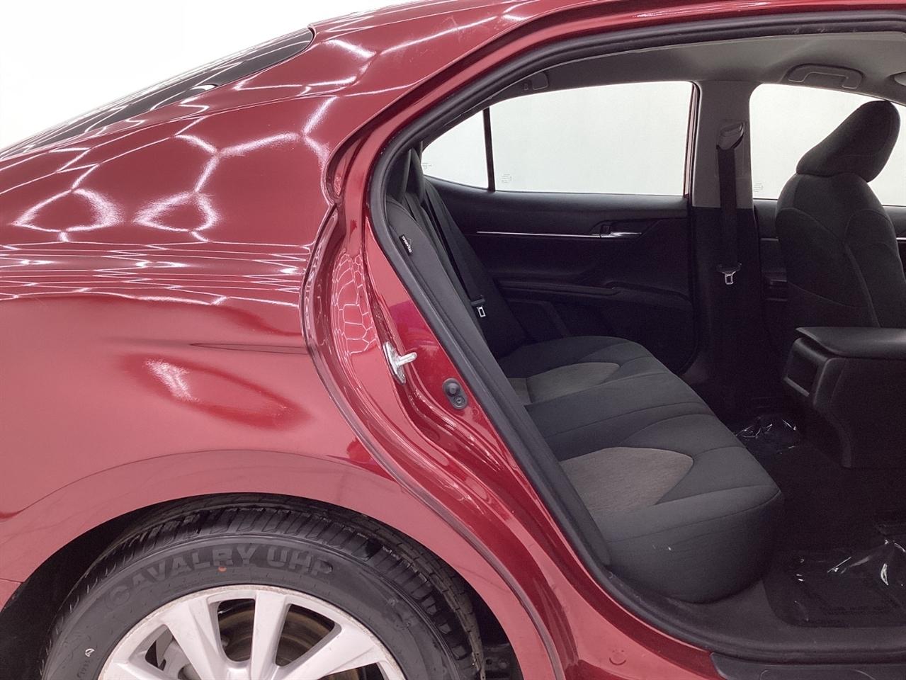 Toyota Camry LE Auto (Natl) 2021