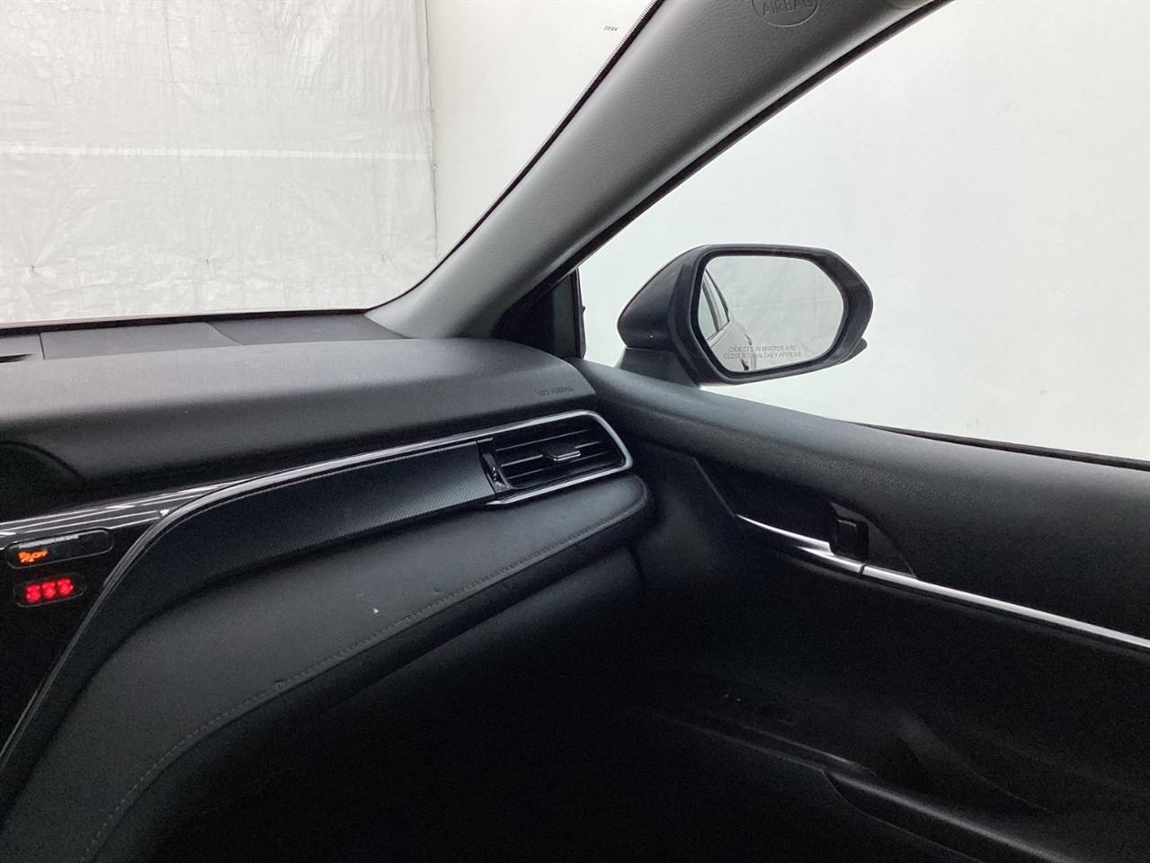 Toyota Camry LE Auto (Natl) 2021