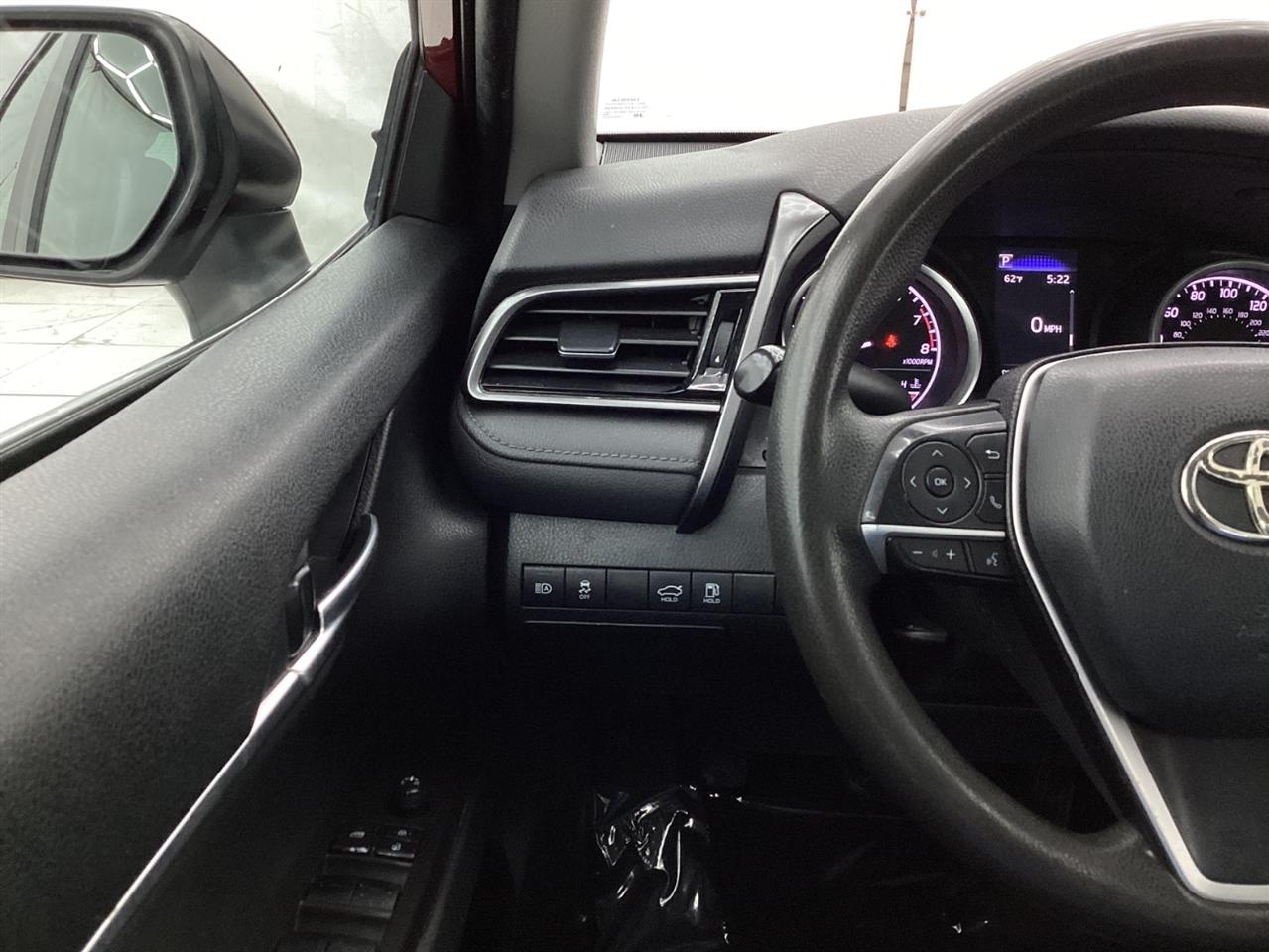 Toyota Camry LE Auto (Natl) 2021