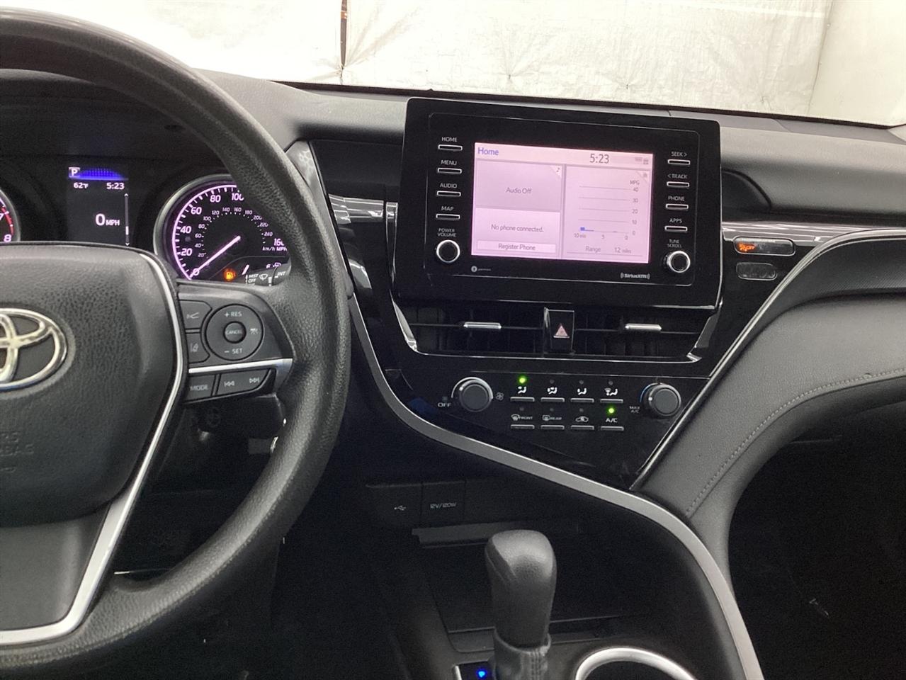 Toyota Camry LE Auto (Natl) 2021