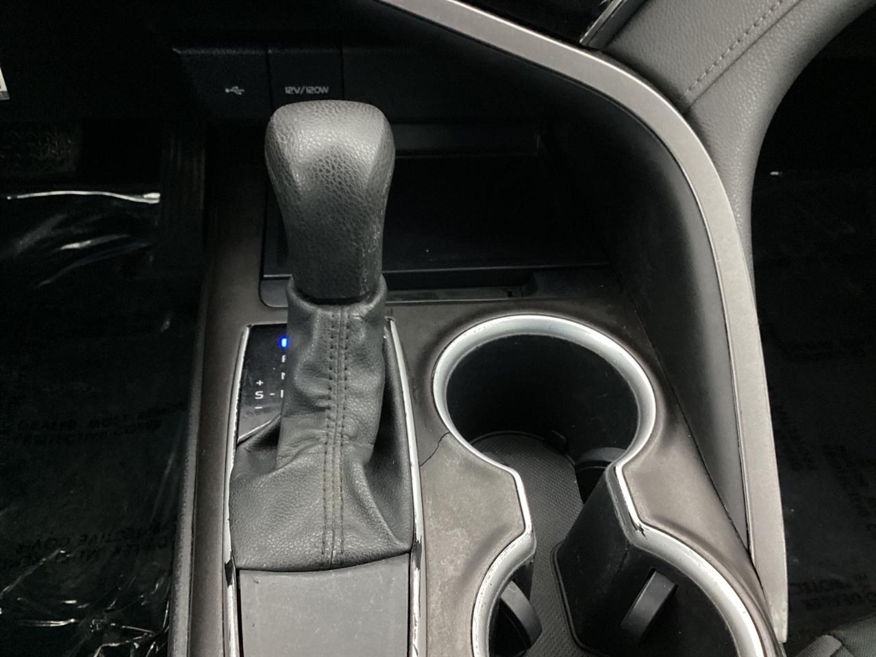 Toyota Camry LE Auto (Natl) 2021