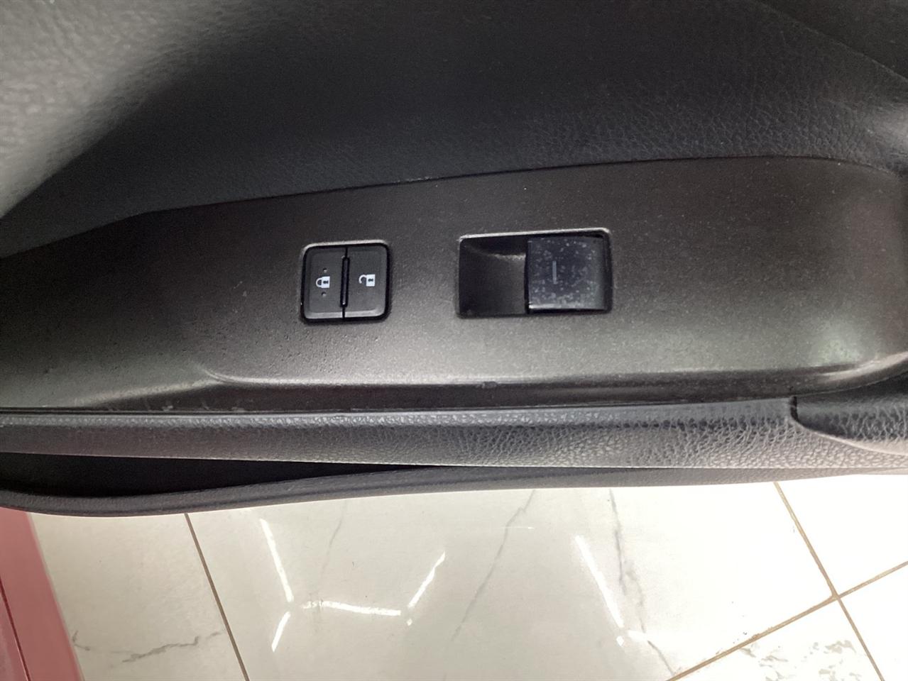 Toyota Camry LE Auto (Natl) 2021