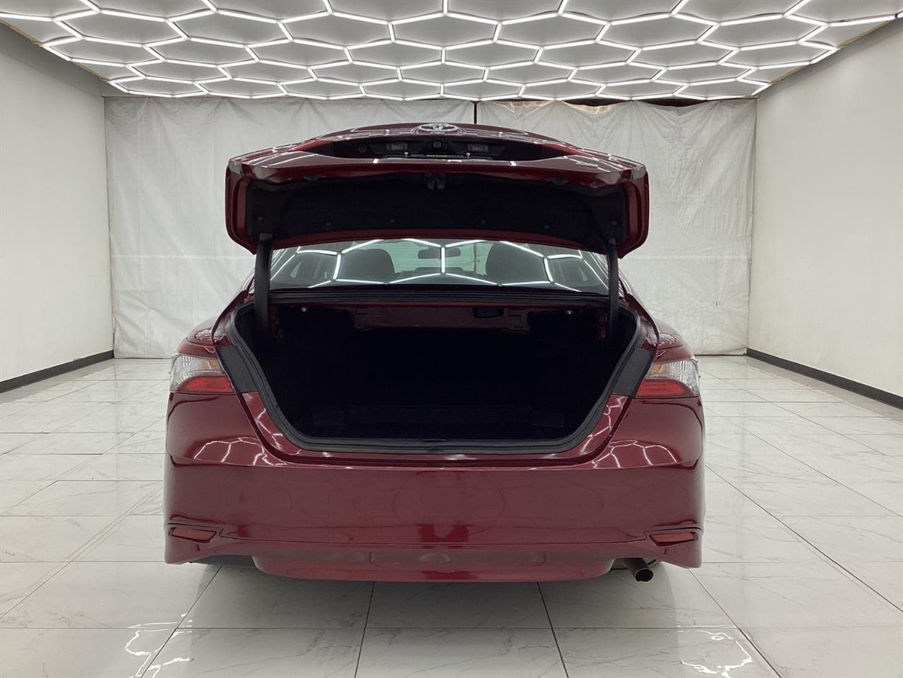 Toyota Camry LE Auto (Natl) 2021