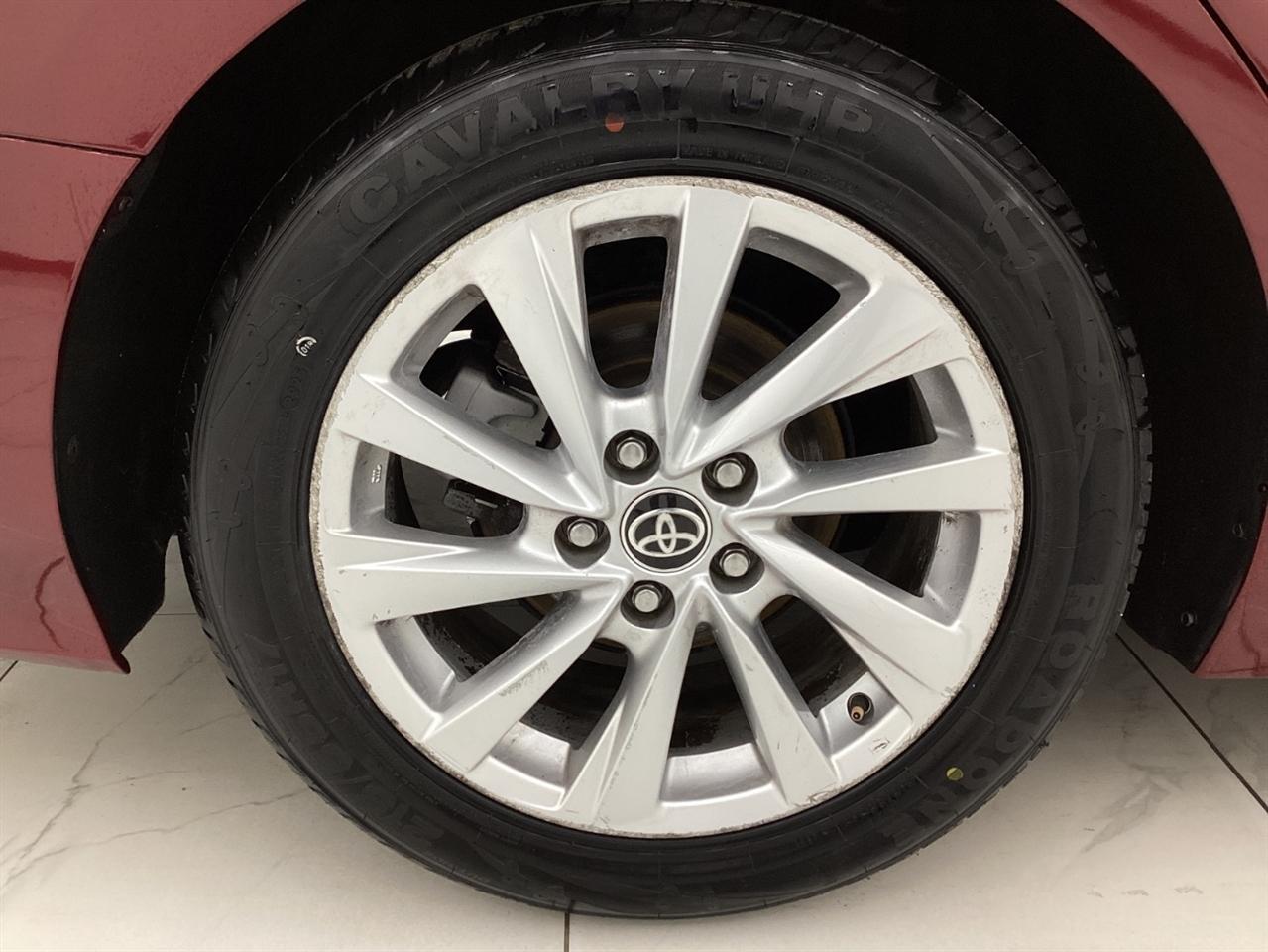 Toyota Camry LE Auto (Natl) 2021