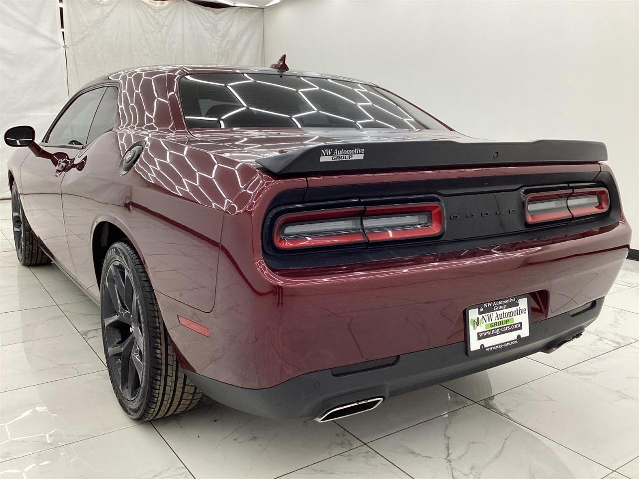 Dodge Challenger SXT RWD 2020