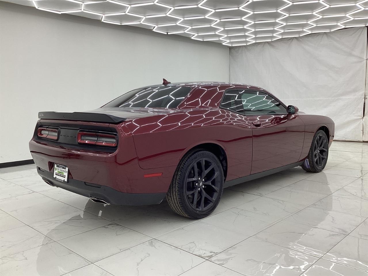 Dodge Challenger SXT RWD 2020