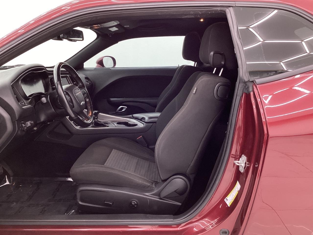 Dodge Challenger SXT RWD 2020