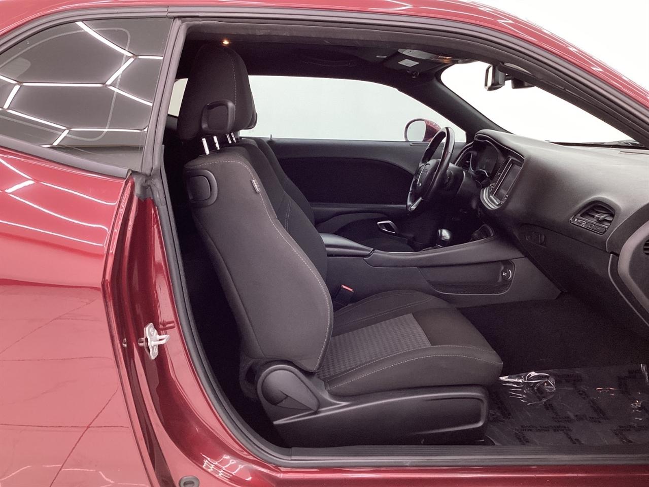 Dodge Challenger SXT RWD 2020