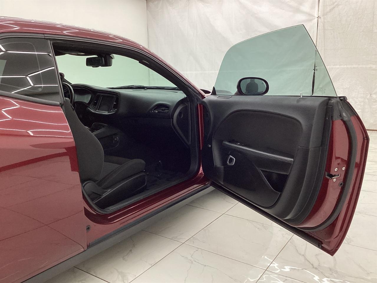 Dodge Challenger SXT RWD 2020