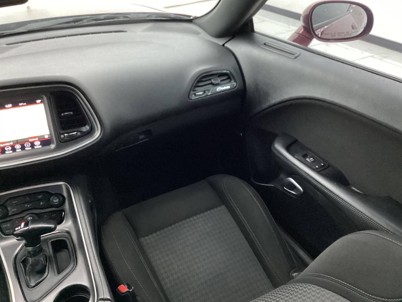 Dodge Challenger SXT RWD 2020