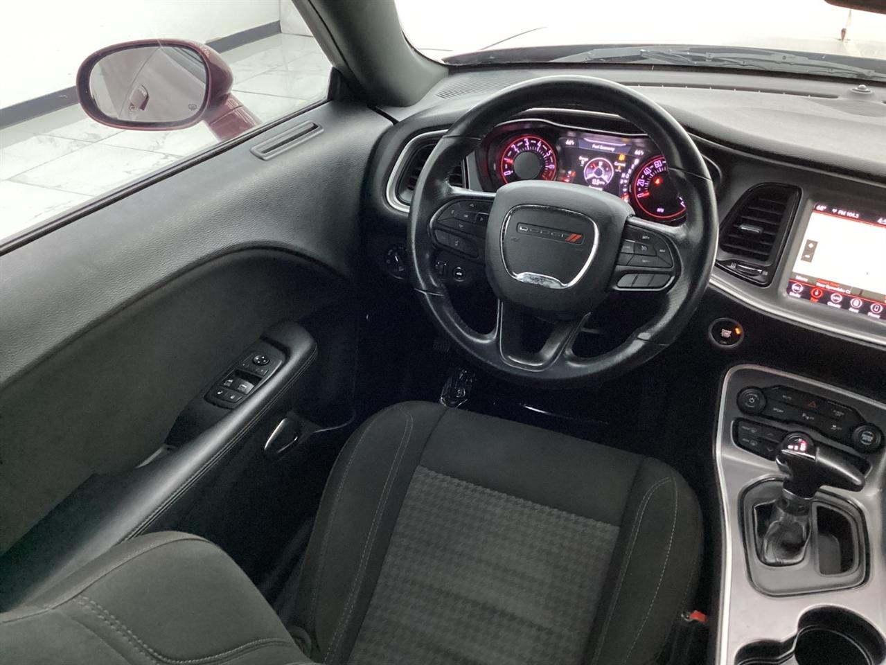 Dodge Challenger SXT RWD 2020