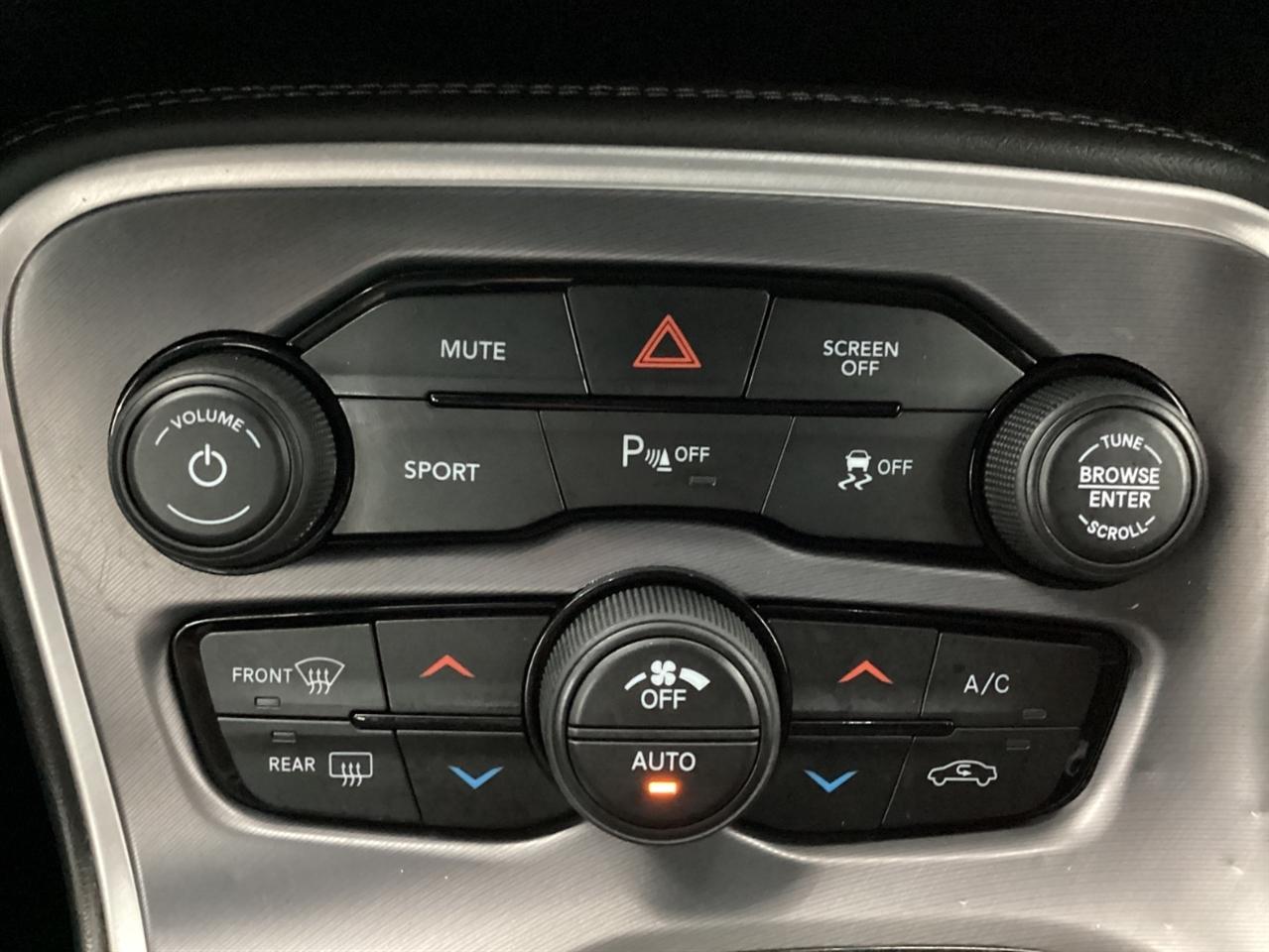 Dodge Challenger SXT RWD 2020