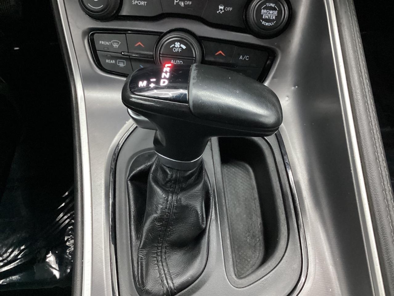 Dodge Challenger SXT RWD 2020