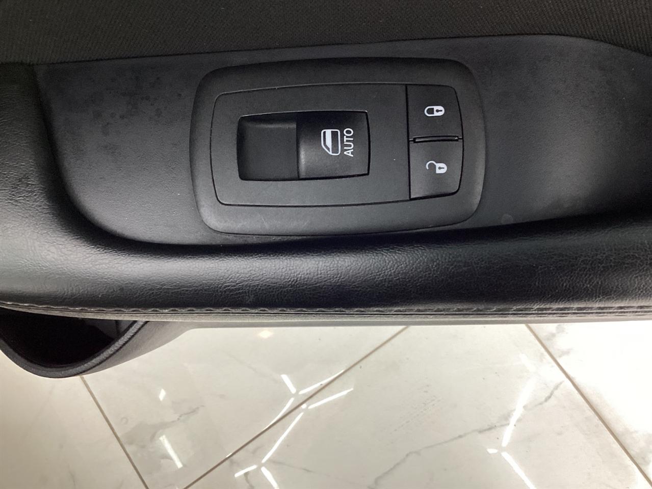 Dodge Challenger SXT RWD 2020