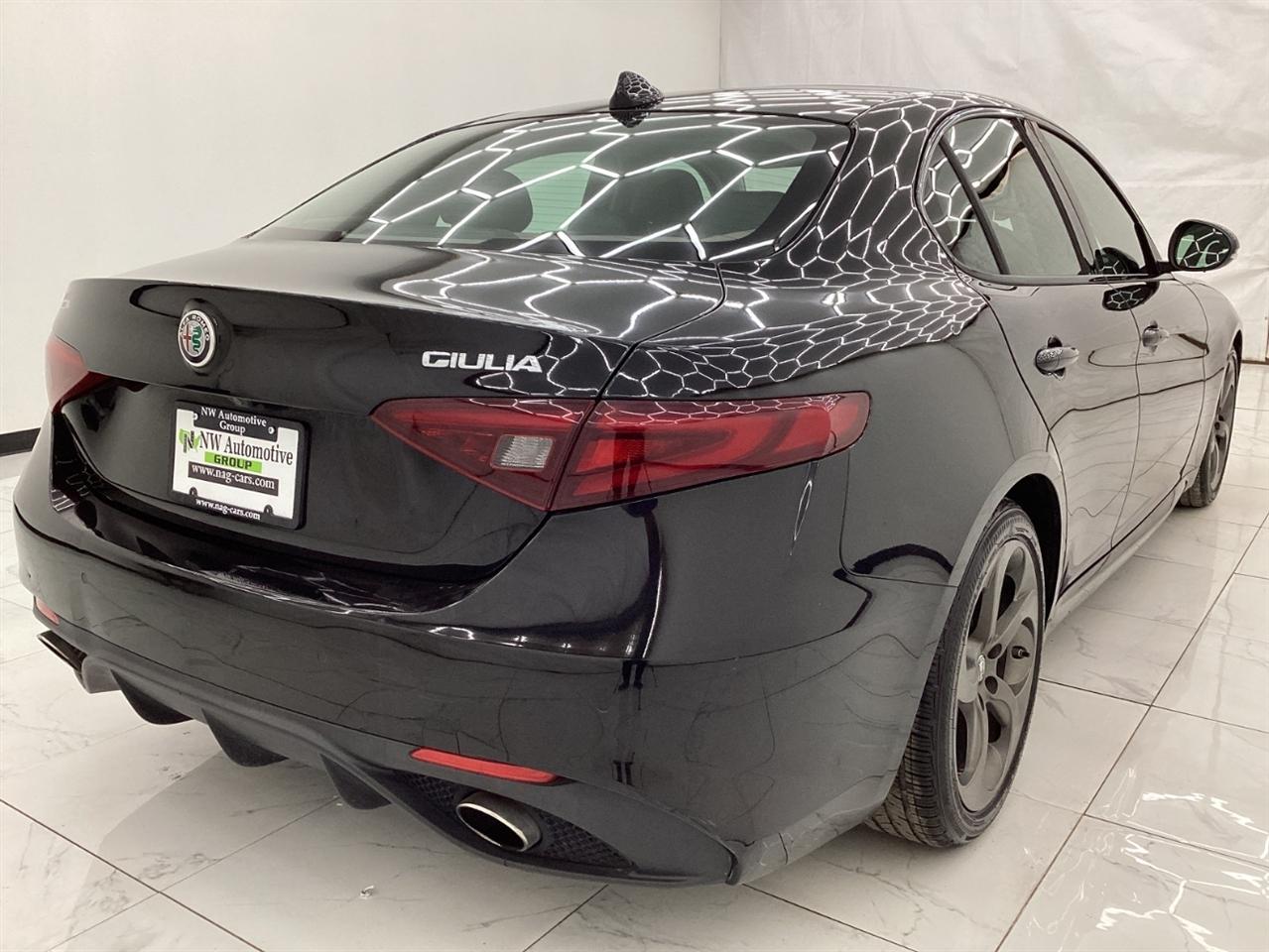 Alfa Romeo Giulia RWD 2017