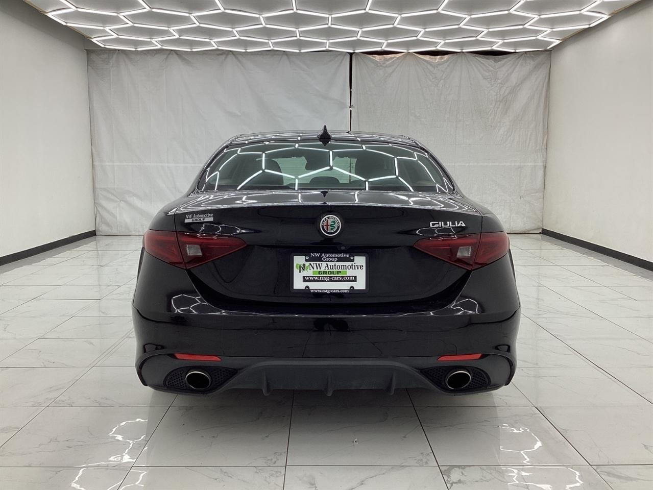 Alfa Romeo Giulia RWD 2017