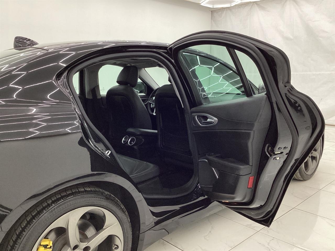 Alfa Romeo Giulia RWD 2017