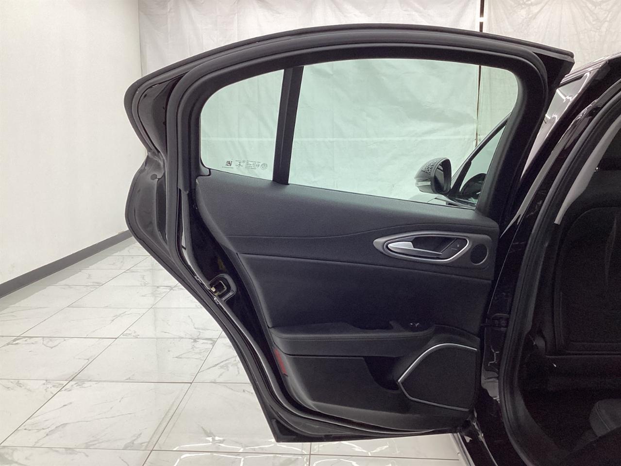 Alfa Romeo Giulia RWD 2017