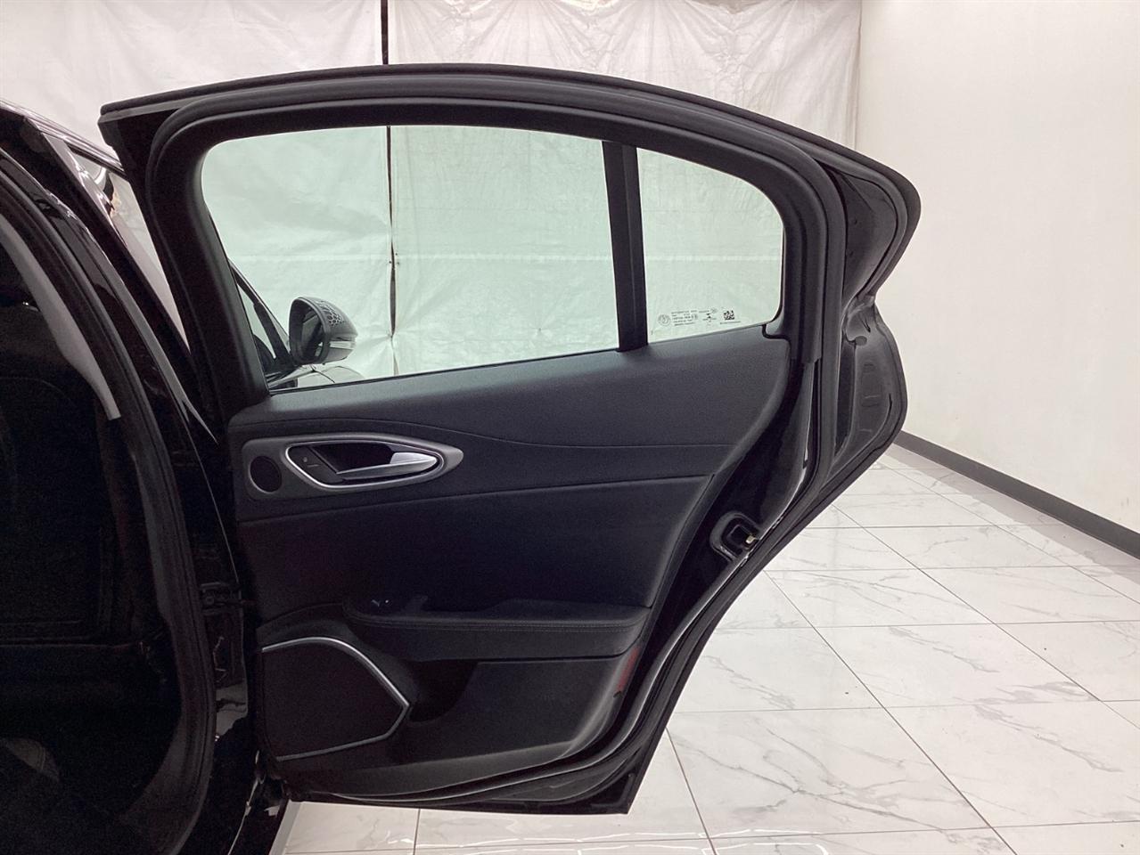 Alfa Romeo Giulia RWD 2017