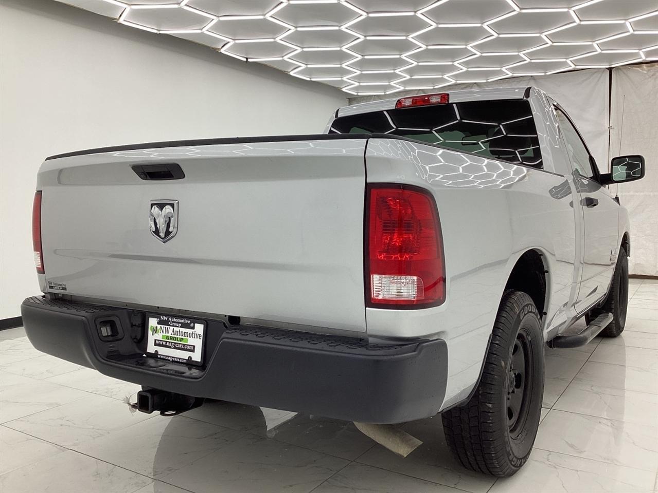 RAM 1500 Classic Tradesman 4x2 Reg Cab 6'4" Box 2019