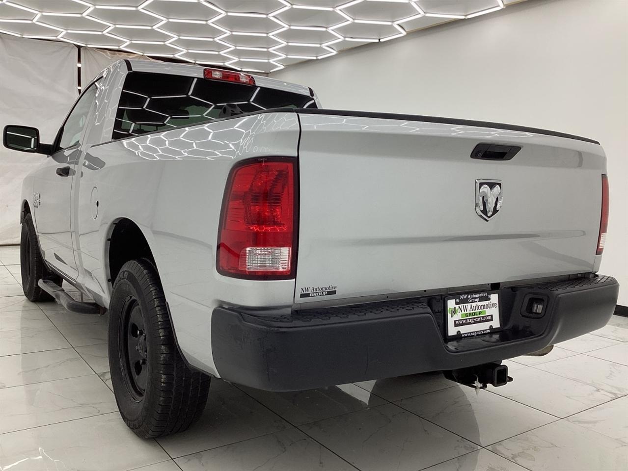 RAM 1500 Classic Tradesman 4x2 Reg Cab 6'4" Box 2019