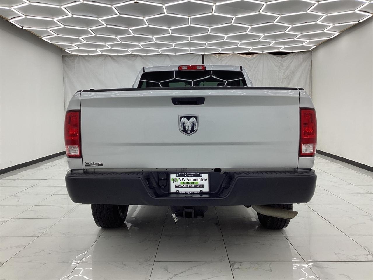 RAM 1500 Classic Tradesman 4x2 Reg Cab 6'4" Box 2019