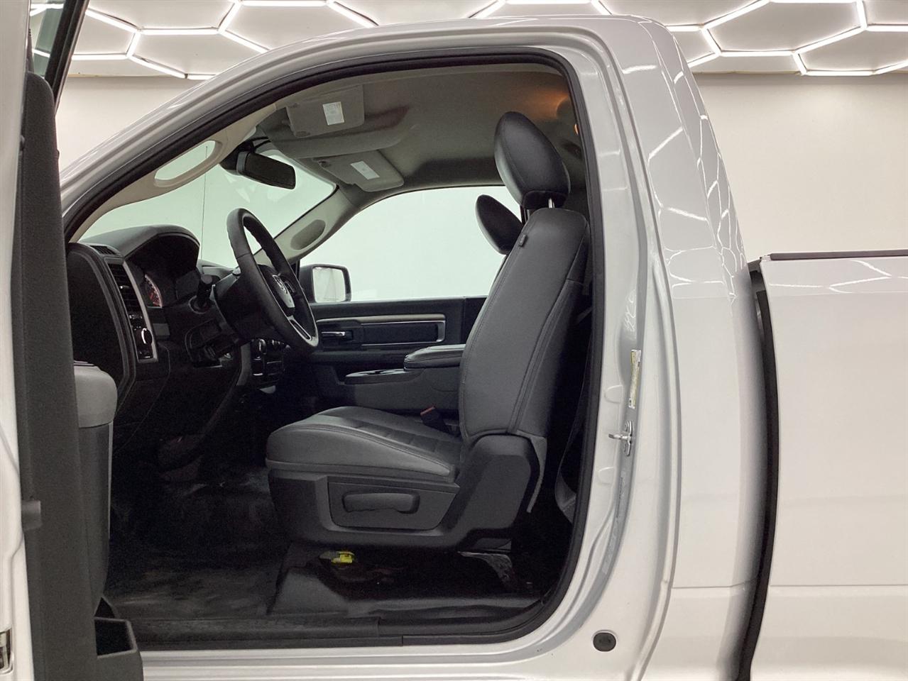 RAM 1500 Classic Tradesman 4x2 Reg Cab 6'4" Box 2019