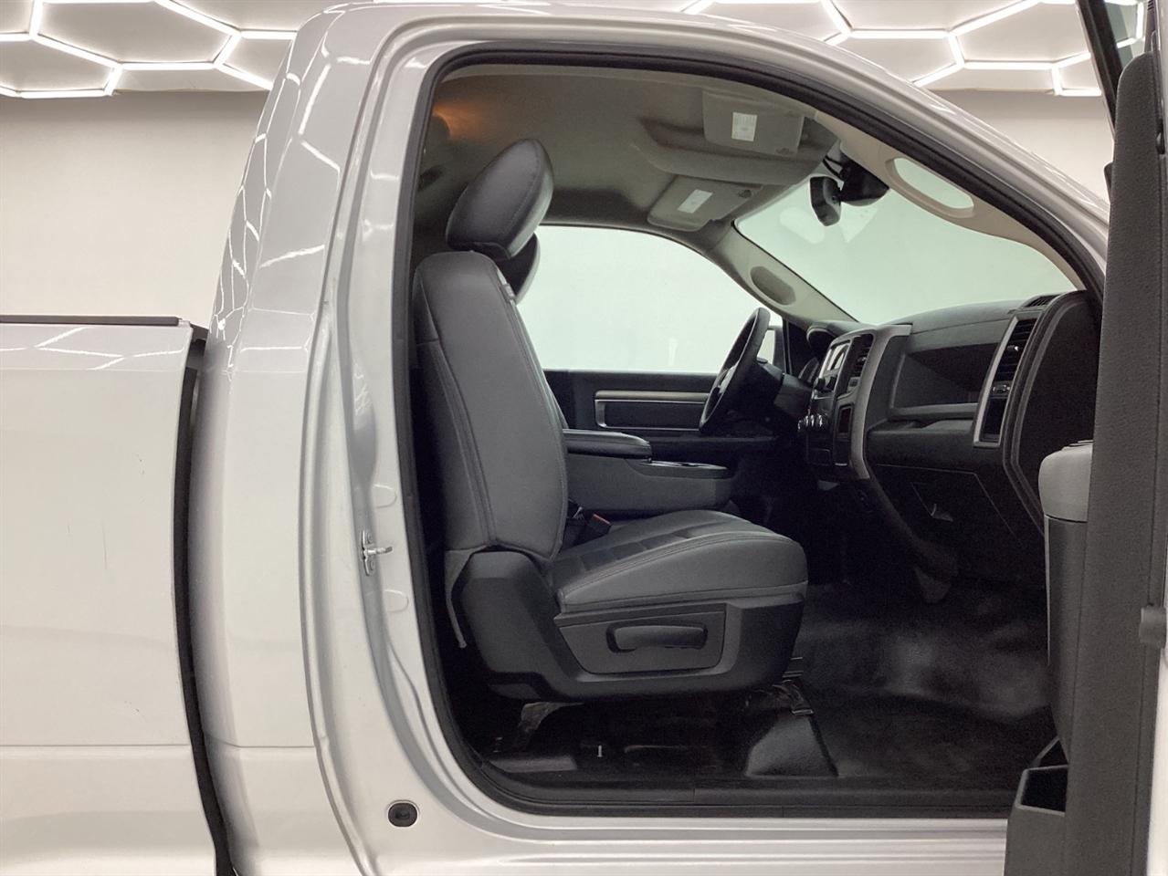 RAM 1500 Classic Tradesman 4x2 Reg Cab 6'4" Box 2019