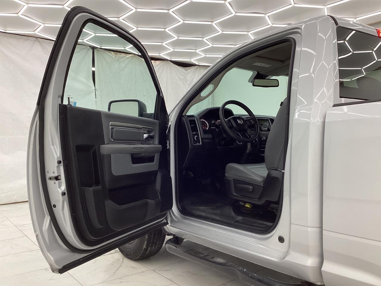 RAM 1500 Classic Tradesman 4x2 Reg Cab 6'4" Box 2019