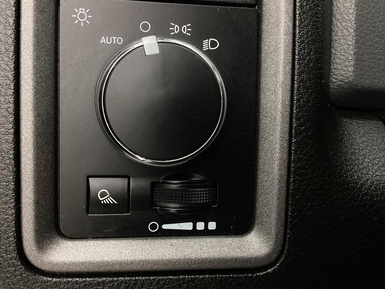 RAM 1500 Classic Tradesman 4x2 Reg Cab 6'4" Box 2019