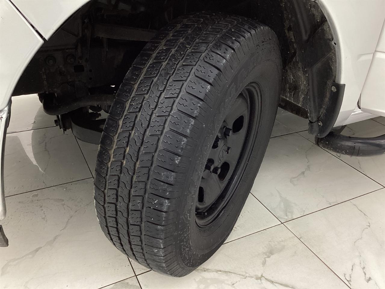 RAM 1500 Classic Tradesman 4x2 Reg Cab 6'4" Box 2019