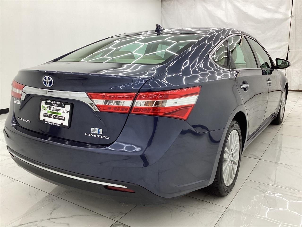 Toyota Avalon Hybrid 4dr Sdn XLE Premium (Natl) 2015